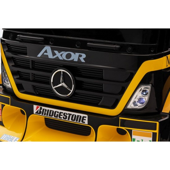 Camion electric pentru copii cu platforma, telecomanda si 2 motoare 12V Mercedes Benz Axor galben