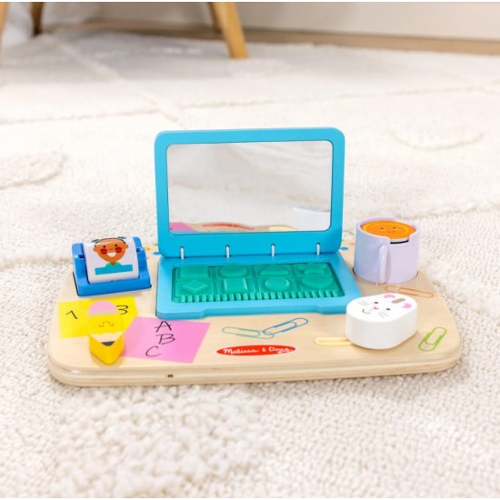 Laptop din lemn de jucarie pentru toddleri Melissa and Doug