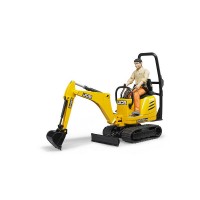 Micro excavator JCB 8010 CTS si muncitor