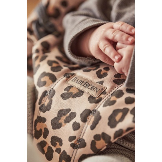 Balansoar BabyBjorn Bliss Beige/Leopard Bumbac Editie Limitata