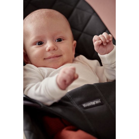 Balansoar bebelusi Bliss BabyBjorn Black din tesatura matlasata cu aspect clasic