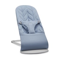 Balansoar bebelusi Bliss BabyBjorn Blue cu aspect delicat de petala, tesatura matlasata