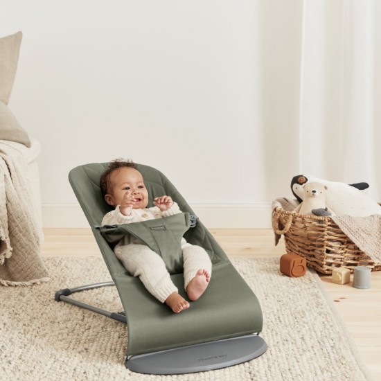 Balansoar bebelusi Bliss BabyBjorn Dark Green cu aspect delicat de petala, tesatura matlasata