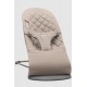 Balansoar Bliss Sand Grey BabyBjorn din tesatura matlasata cu aspect Clasic si bara de jucarii inclusa