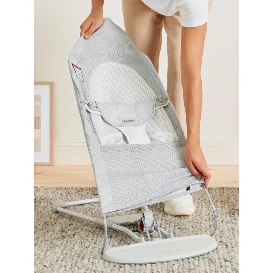 Balansoar bebelusi Balance BabyBjorn Soft Silver/White Mesh