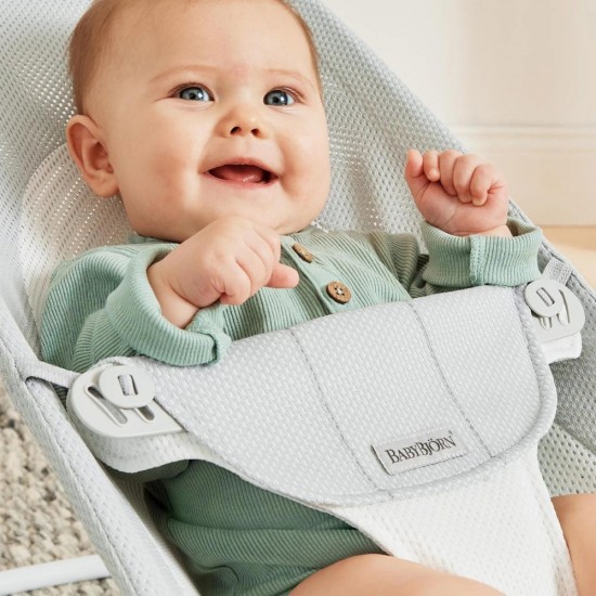 Balansoar bebelusi Balance BabyBjorn Soft Silver/White Mesh