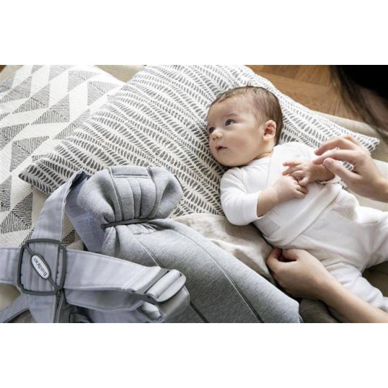 Marsupiu anatomic BabyBjorn Mini cu pozitii multiple de purtare Light Grey 3D Jersey