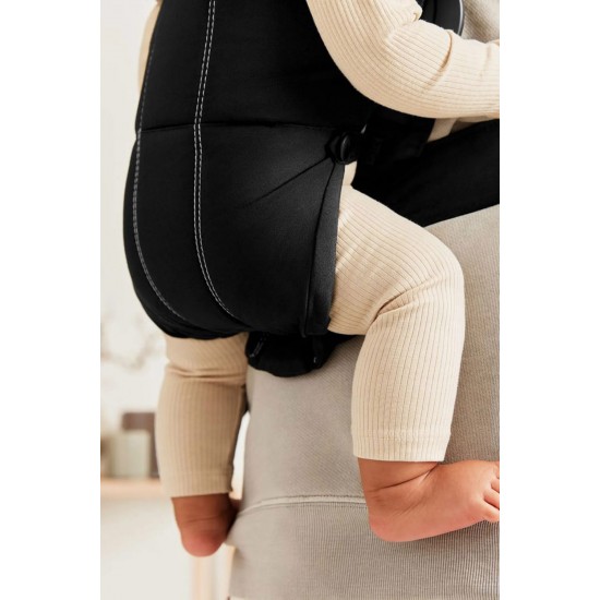 Marsupiu anatomic Mini cu pozitii multiple de purtare Black BabyBjorn