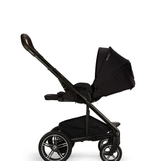 Carucior cu sezut reversibil MIXX Next Nuna x BMW Element negru Carucior cu sezut reversibil MIXX Next Nuna x BMW Element negru