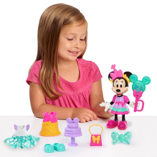 Papusa cu accesorii Disney Minnie Sweet Party