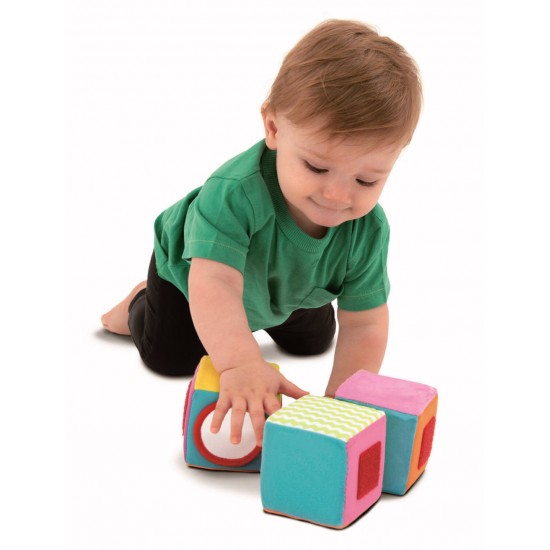 Cuburi colorate pentru bebelusi