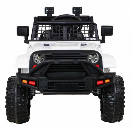 Masinuta electrica cu telecomanda Jeep Dark Night, roti EVA, scaun tapitat, 100x67x59 cm, putere 70W - Alb Masinuta electrica cu telecomanda Jeep Dark Night, roti EVA, scaun tapitat, 100x67x59 cm, putere 70W - Alb
