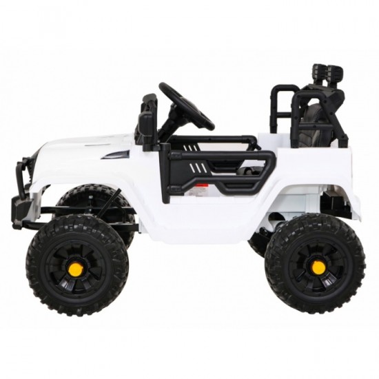 Masinuta electrica cu telecomanda Jeep Dark Night, roti EVA, scaun tapitat, 100x67x59 cm, putere 70W - Alb Masinuta electrica cu telecomanda Jeep Dark Night, roti EVA, scaun tapitat, 100x67x59 cm, putere 70W - Alb