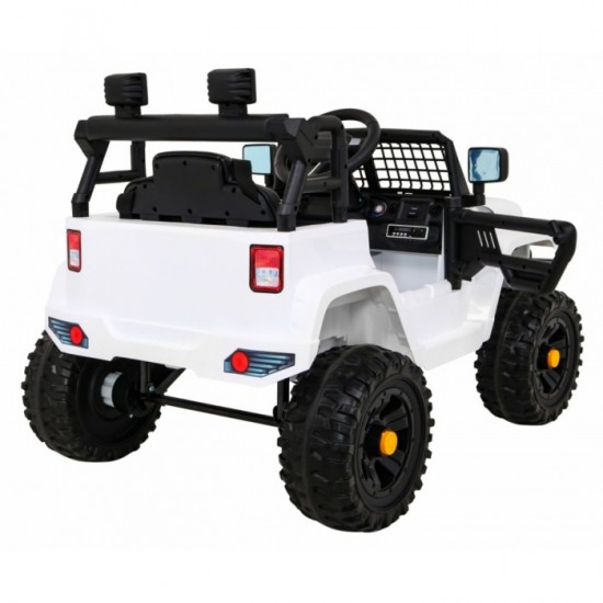 Masinuta electrica cu telecomanda Jeep Dark Night, roti EVA, scaun tapitat, 100x67x59 cm, putere 70W - Alb Masinuta electrica cu telecomanda Jeep Dark Night, roti EVA, scaun tapitat, 100x67x59 cm, putere 70W - Alb