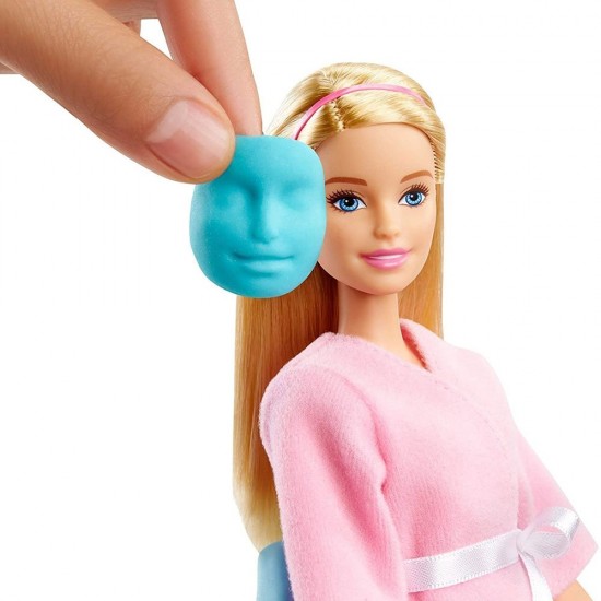 Set papusa Barbie cu figurina si accesorii - O zi la salonul Spa