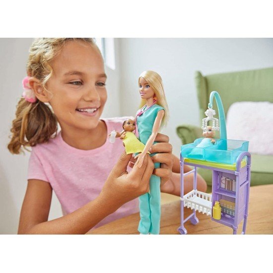 Set de joaca Barbie cu papusa doctor pediatru