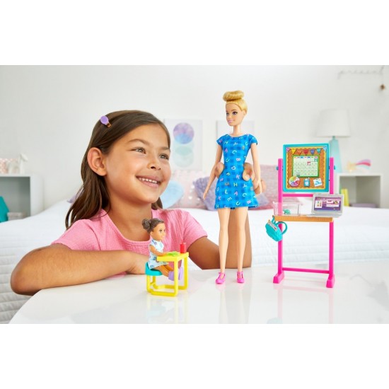 Set de joaca Barbie Cariere - Papusa blonda profesoara cu mobilier