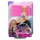 Papusa Barbie blonda in scaun cu rotile