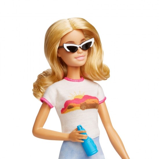 Papusa Barbie cu accesorii voiaj