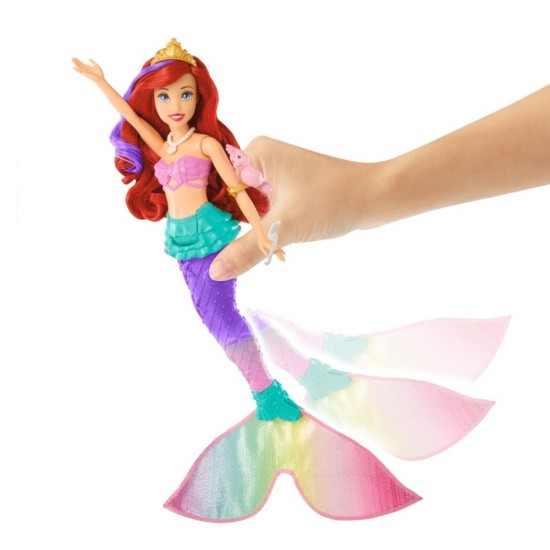 Papusa Disney Princess sirena Ariel culori schimbatoare