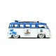 Masina din metal Volkswagen T1 Bus scara 1:24 cu figurina Mickey Mouse