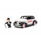 Set masinuta metalica Chevrolet Master Deluxe 1939 scara 1:24 cu figurina Mr. Monopoly