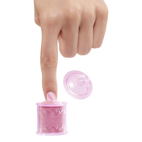 Set papusa cu accesorii L.O.L. Surprise! OMG Sweet Nails Candylicious Sprinkles Shop