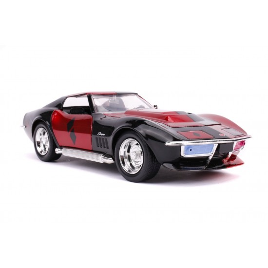 Masinuta din metal Harley Quinn 1969 Chevy Corvette scara 1:24 Masinuta din metal Harley Quinn 1969 Chevy Corvette scara 1:24