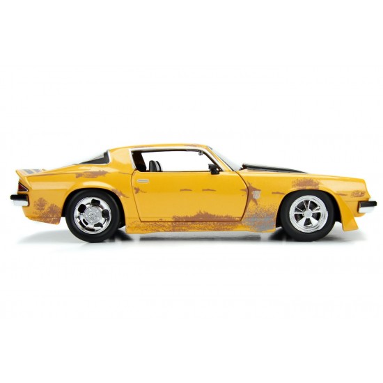 Masinuta metalica Transformers 1977 Chevy Camaro scara 1:24