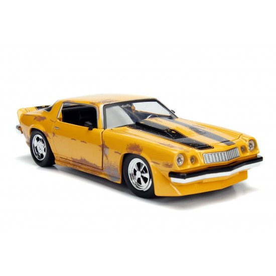 Masinuta metalica Transformers 1977 Chevy Camaro scara 1:24