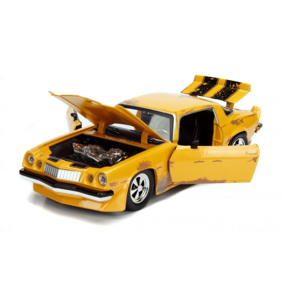 Masinuta metalica Transformers 1977 Chevy Camaro scara 1:24