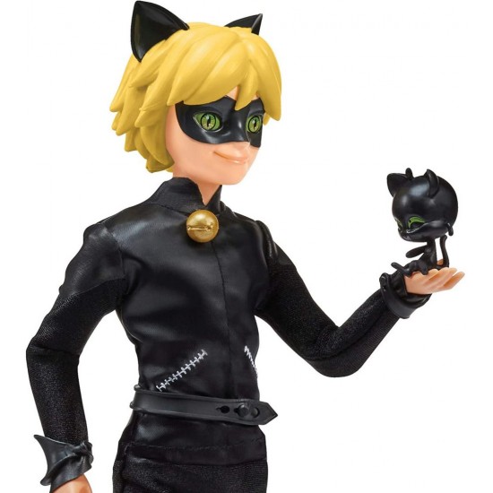 Papusa Cat Noir Buburuza Miraculous 30 cm