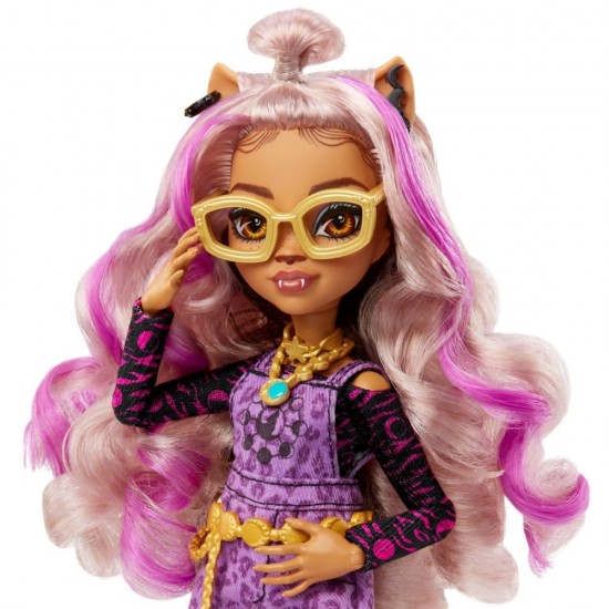 Papusa Monster High Clawdeen Wolf cu animalut si accesorii