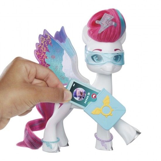 Set figurina cu accesorii My Little Pony Wing Surprise Zipp Storm