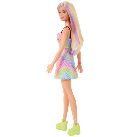 Papusa Barbie Fashionistas blonda cu suvite mov