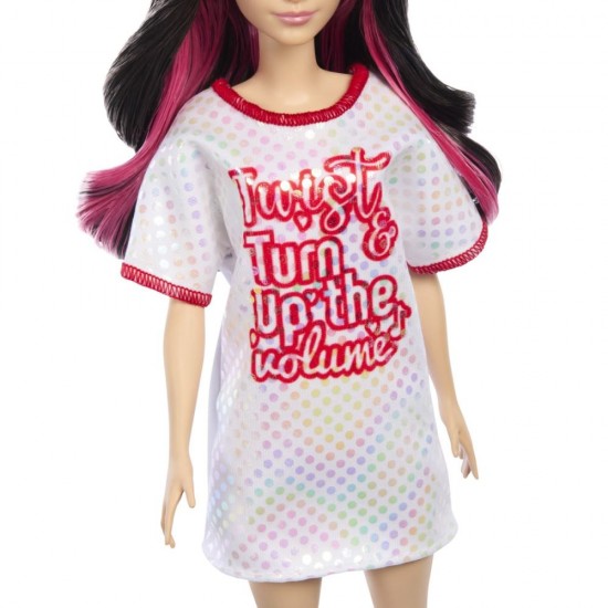 Papusa Barbie Fashionistas bruneta cu rochita sport