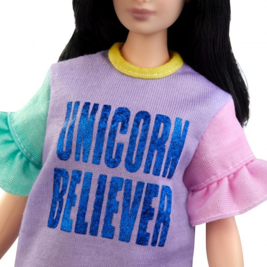 Papusa Barbie Fashionista cu rochita Unicorn Believer