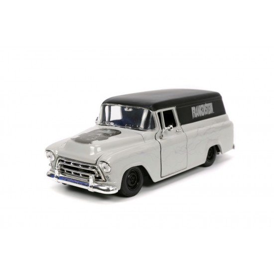 Set masinuta 1957 Chevy Suburban si figurina Frankenstein