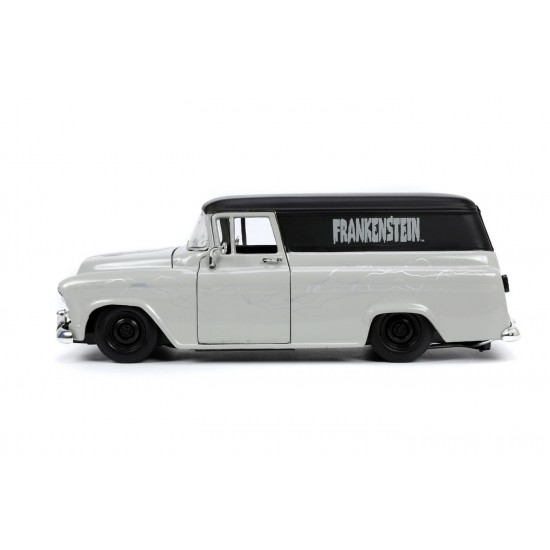 Set masinuta 1957 Chevy Suburban si figurina Frankenstein