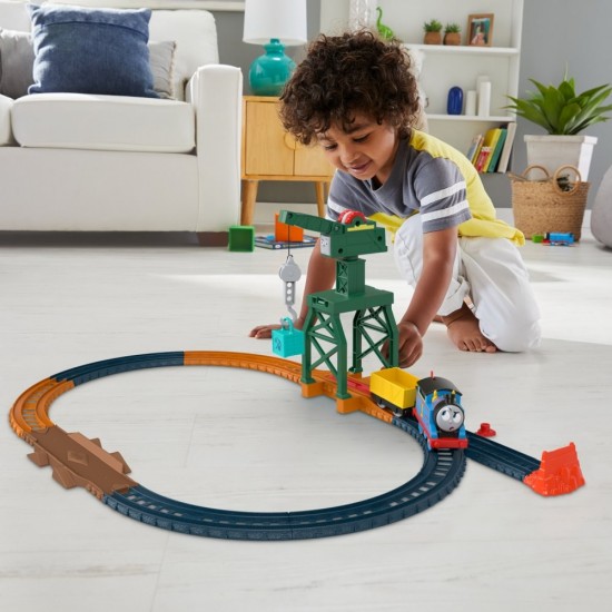 Set de joaca Thomas cu locomotiva Cranky motorizata si accesorii