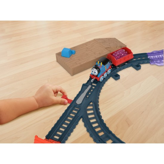 Set de joaca Thomas cu locomotiva Push Along Thomas si accesorii