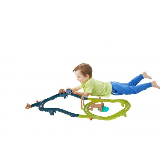 Set de joaca cu locomotiva Push Along Thomas si accesorii