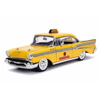 Masinuta de metal Yellow Taxi Chevy 1957 scara 1:24