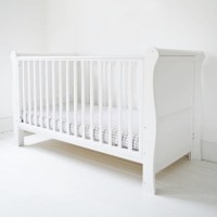 Patut din lemn masiv transformabil pentru bebe si junior Noble White 140 x 70 cm