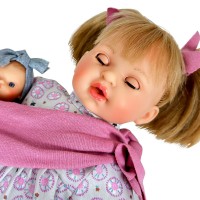 Papusa Nines D'Onil Alex cu bebe, sunete, cu parul blond, ambalata in cutie, cu miros de vanilie, 40 cm