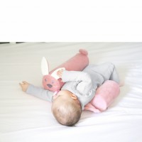 Pernuta pozitionator anti-rasucire BabyJem pentru bebelusi 34x36cm Culoare Roz