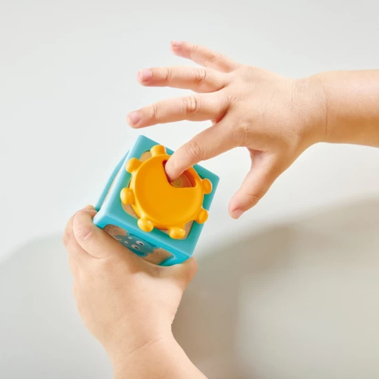 Set 10 cuburi educative din lemn cu cifre Hape