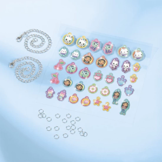 Set creativ 3 in 1, Bratari cu pandantive, carioci spray si diamont painting, Gabby s Dollhouse Set creativ 3 in 1, Bratari cu pandantive, carioci spray si diamont painting, Gabby s Dollhouse