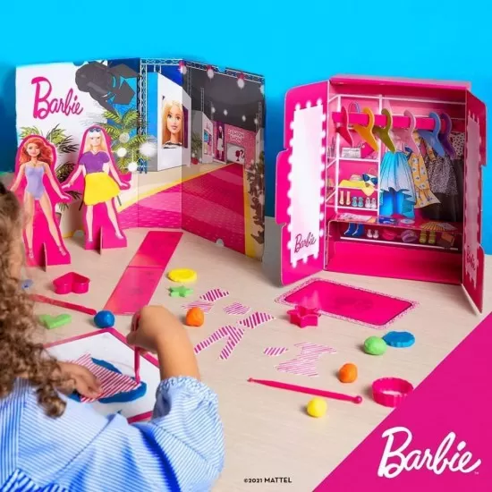 Set modelaj Barbie - Parada modei Set modelaj Barbie - Parada modei