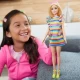 Papusa Barbie Fashionistas blonda cu aparat dentar Papusa Barbie Fashionistas blonda cu aparat dentar